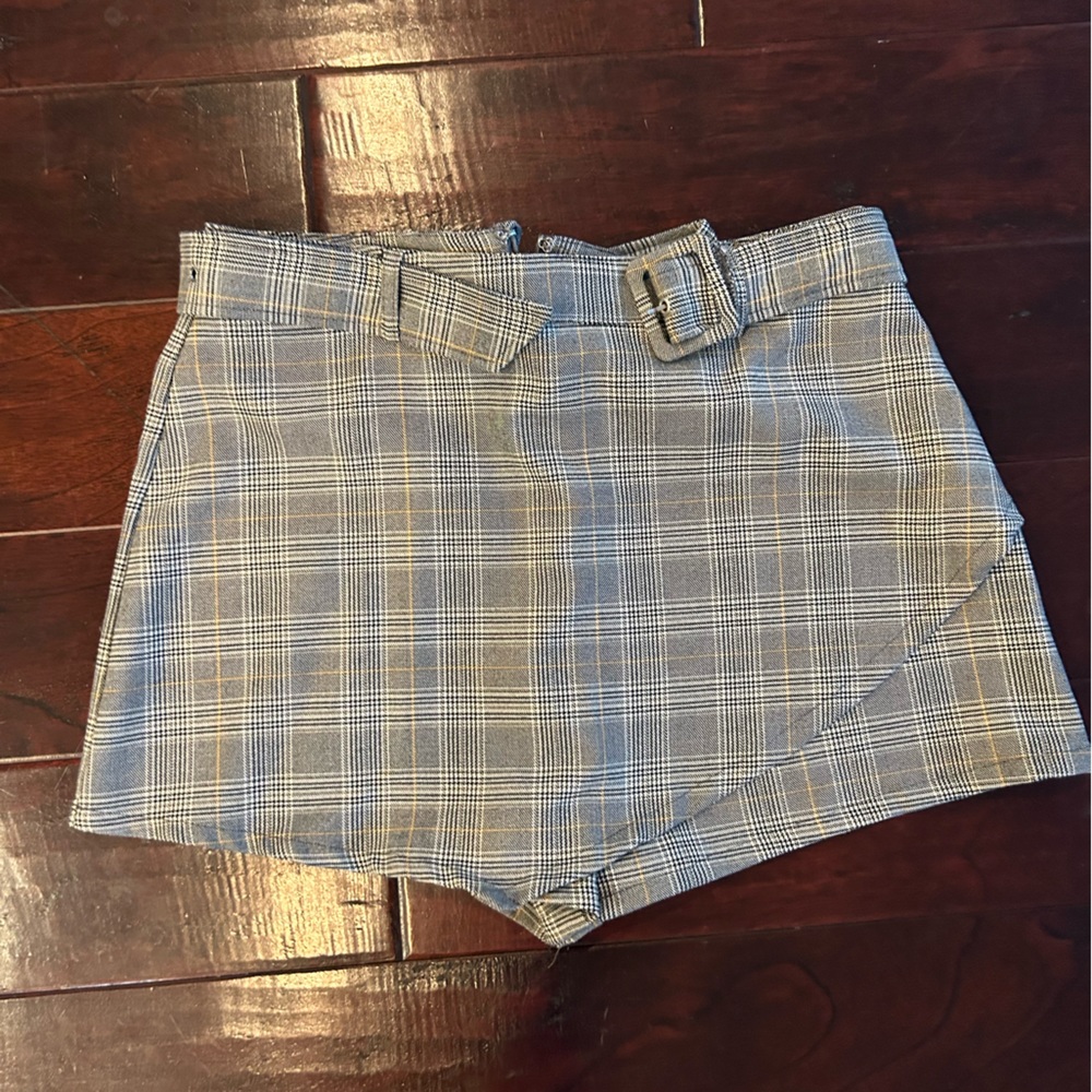 plaid skirt. size large